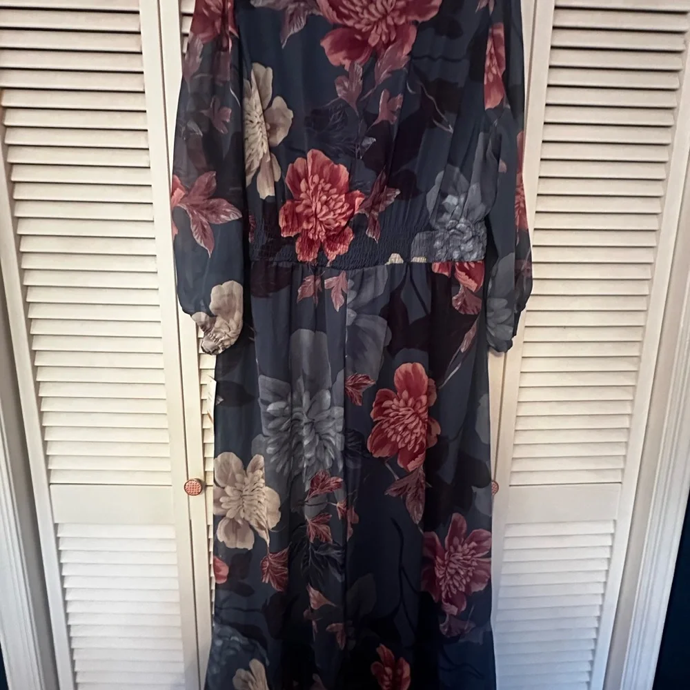 🌸 Elegant Floral Maxi Dress — Maison Tara (Plus Size) - Picture 2 of 3